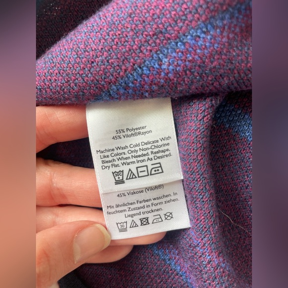 Eddie Bauer fair-isle inspired berry and navy blue quarter zip sweater | M - Picture 7 of 12